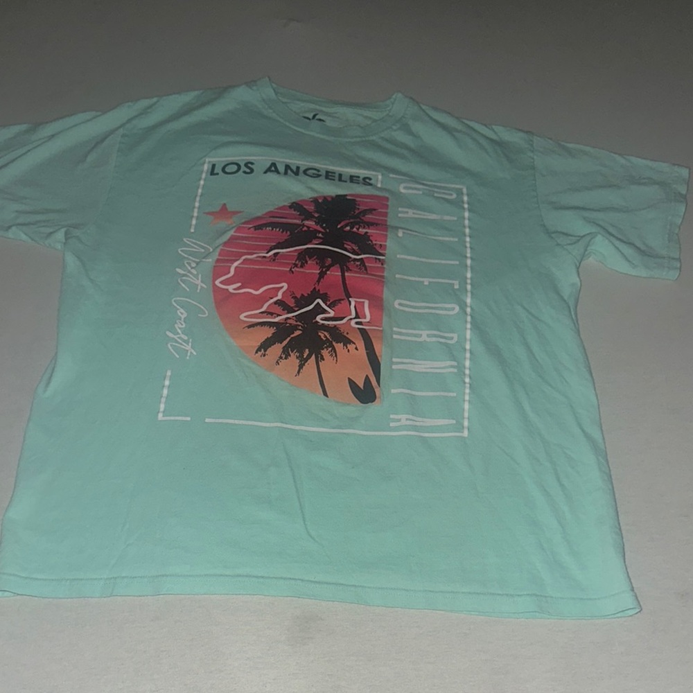 Womens Size XL Vibe Green Short Sleeve Tee with Los Angeles Graphic.